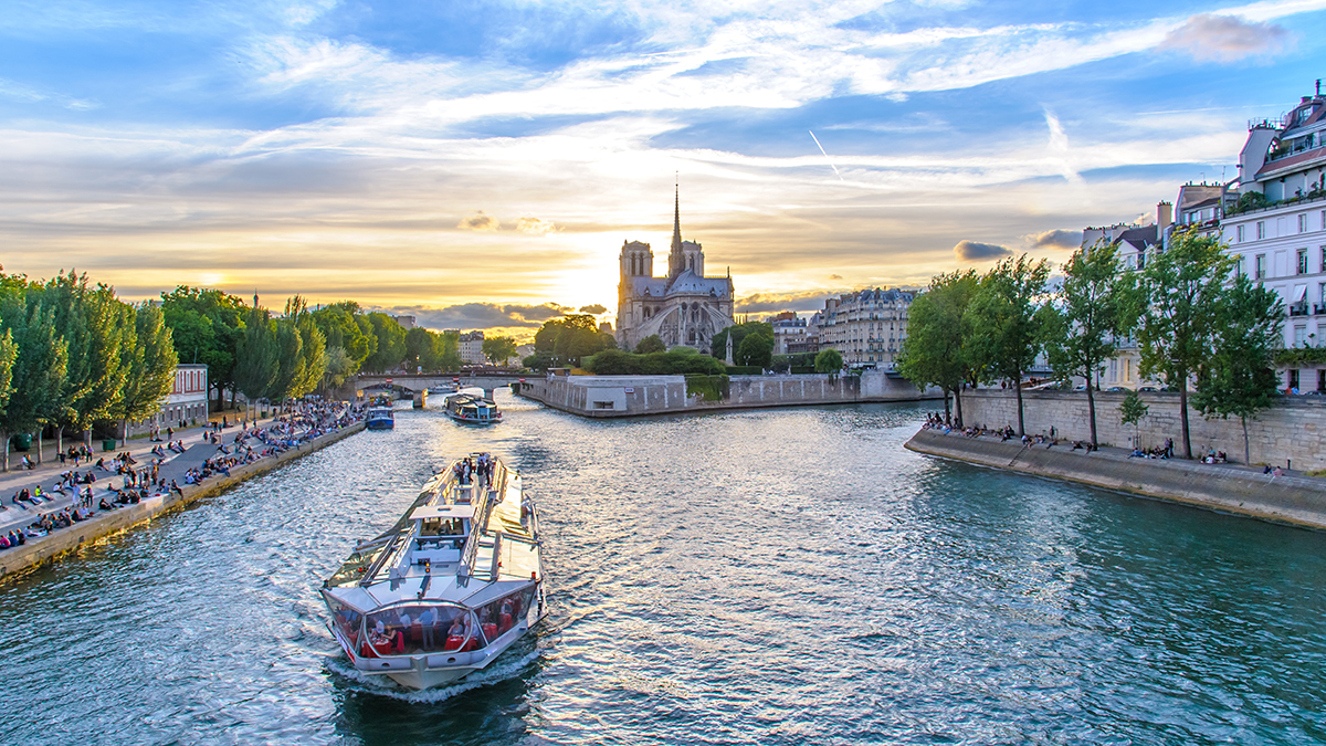 landscape of paris by the sunset